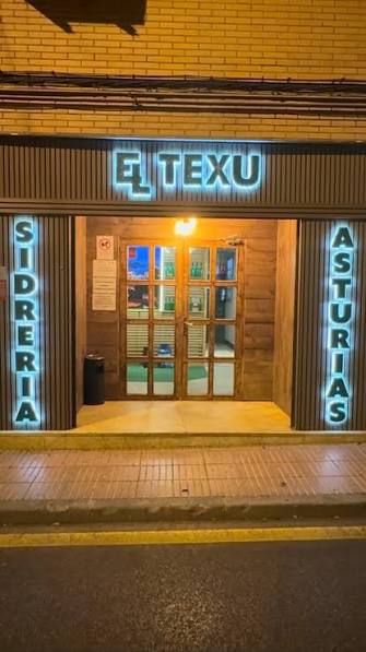 El Texu Getafe — fachada de la sidrería con rótulo de neón